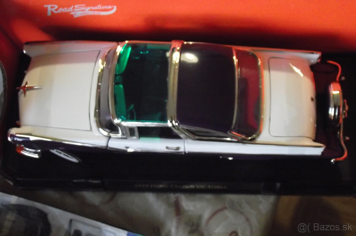 1:18 Ford Crown Victoria - 6