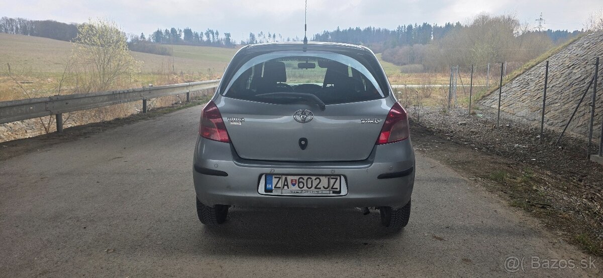 TOYOTA Yaris - 6