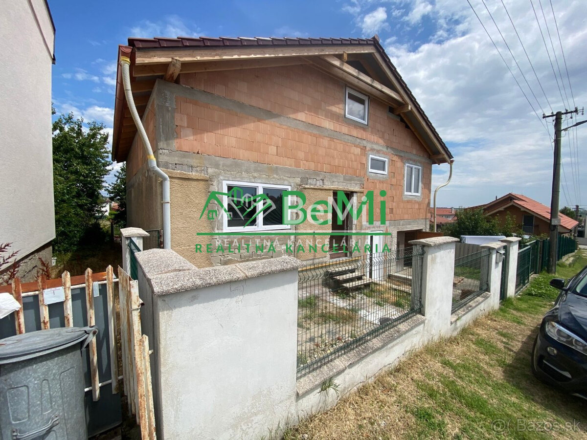 „ pod ZOBOROM“ Nitrianske Hrnčiarovce rodinný dom hrubá stav - 6