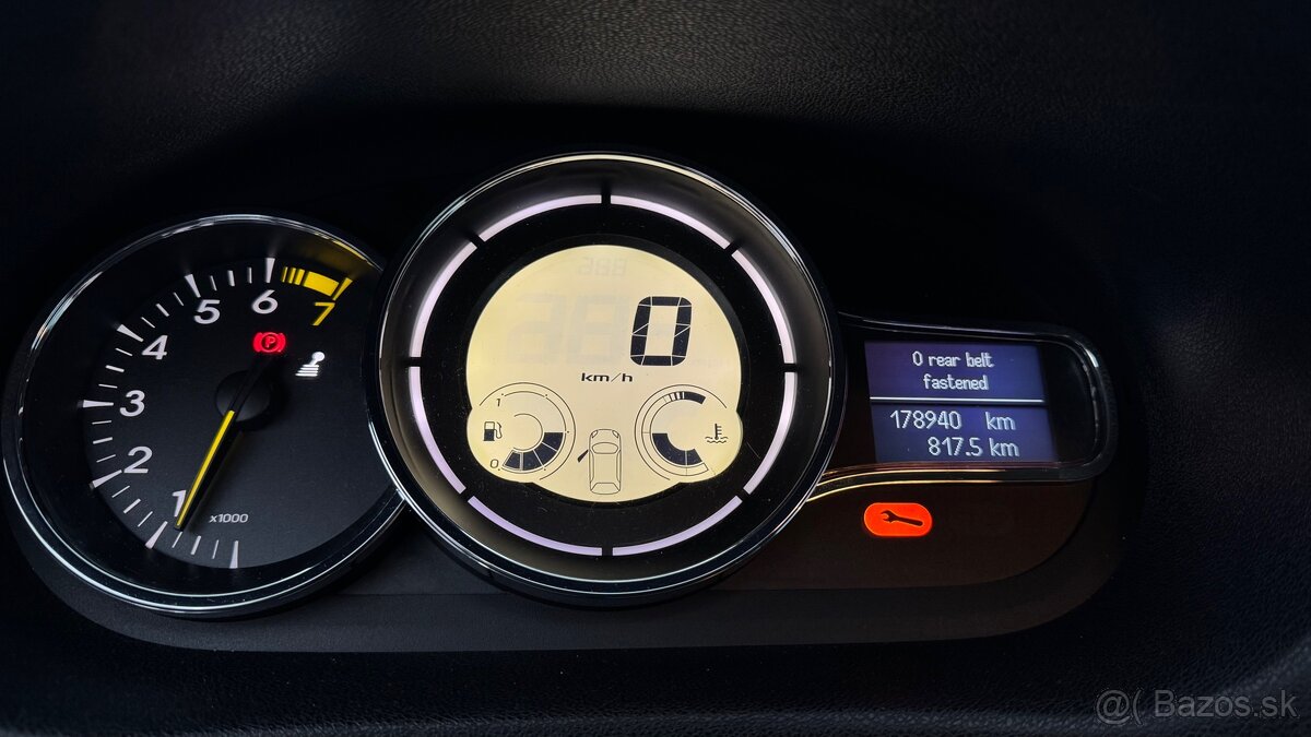 Renault Megane Coupe 1.6 (81 kW) – 2009 - 6