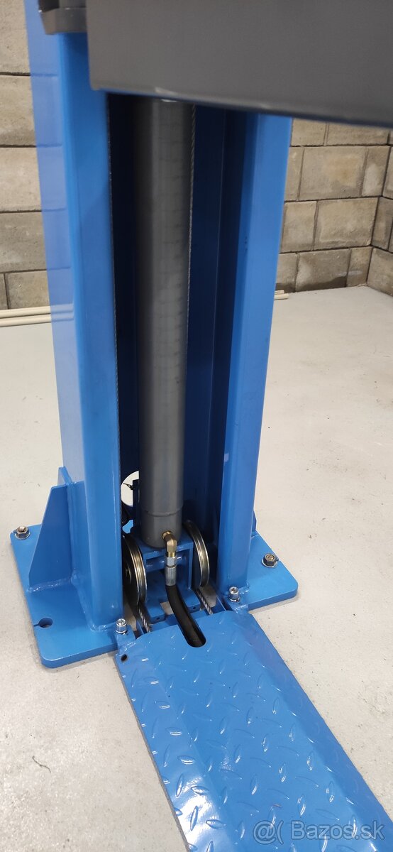 Dvojstlpový zdvihák 4.000-7.500 kg-AUTOMAT,ZÁRUKA - 6