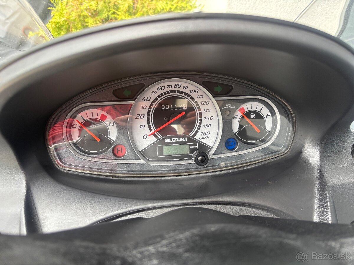 Suzuki Burgman 200i - 6