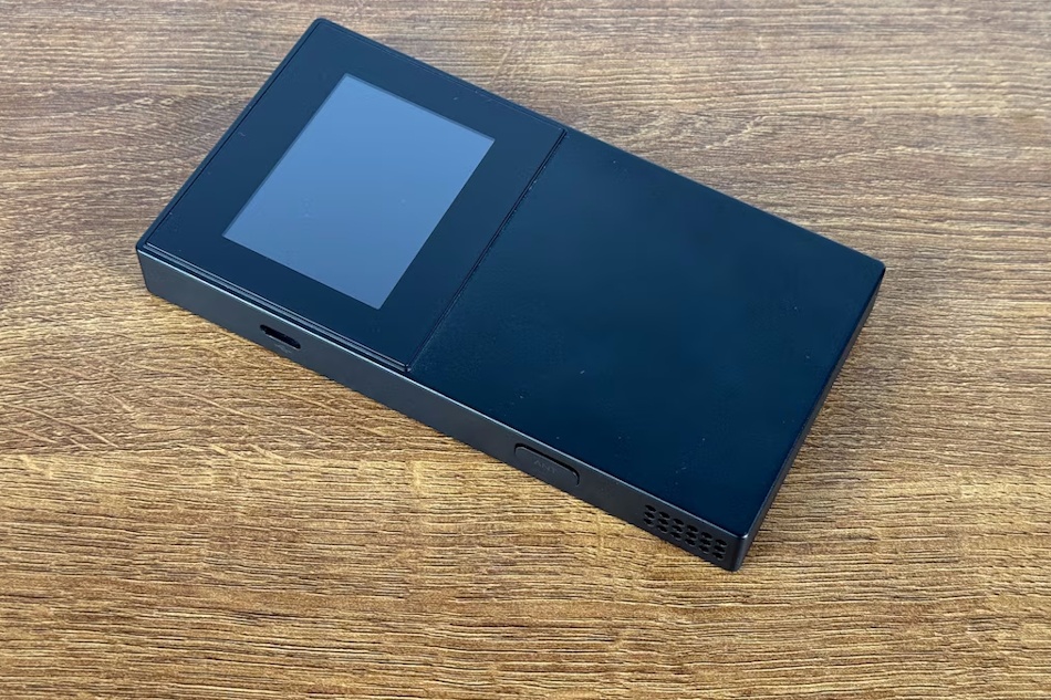 Vreckový 5G mobilný Wi-Fi hotspot Zyxel NR2301 na dovolenku - 6