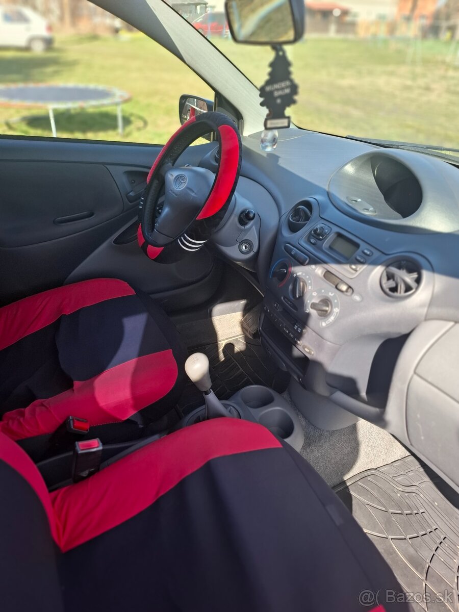 Toyota yaris 1.0 - 6