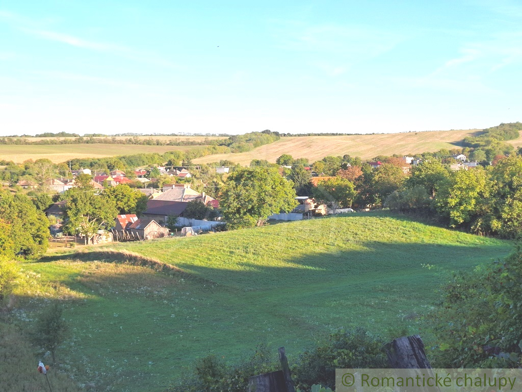 Priestranný štvorizbový rodinný dom na hospodárenie v tich - 6