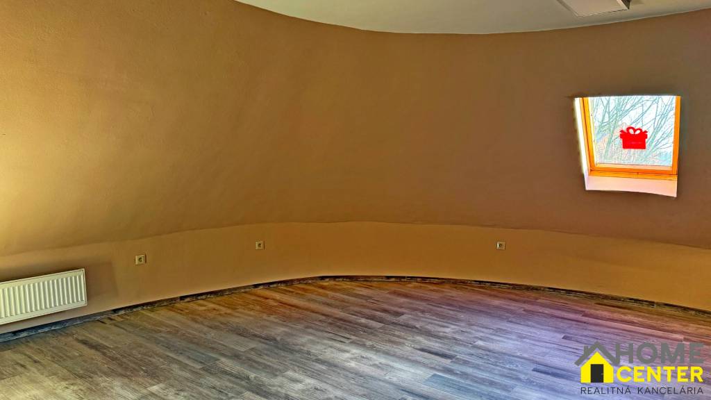 Na predaj unikátna dvojpodlažná budova na podnikanie aj býva - 6