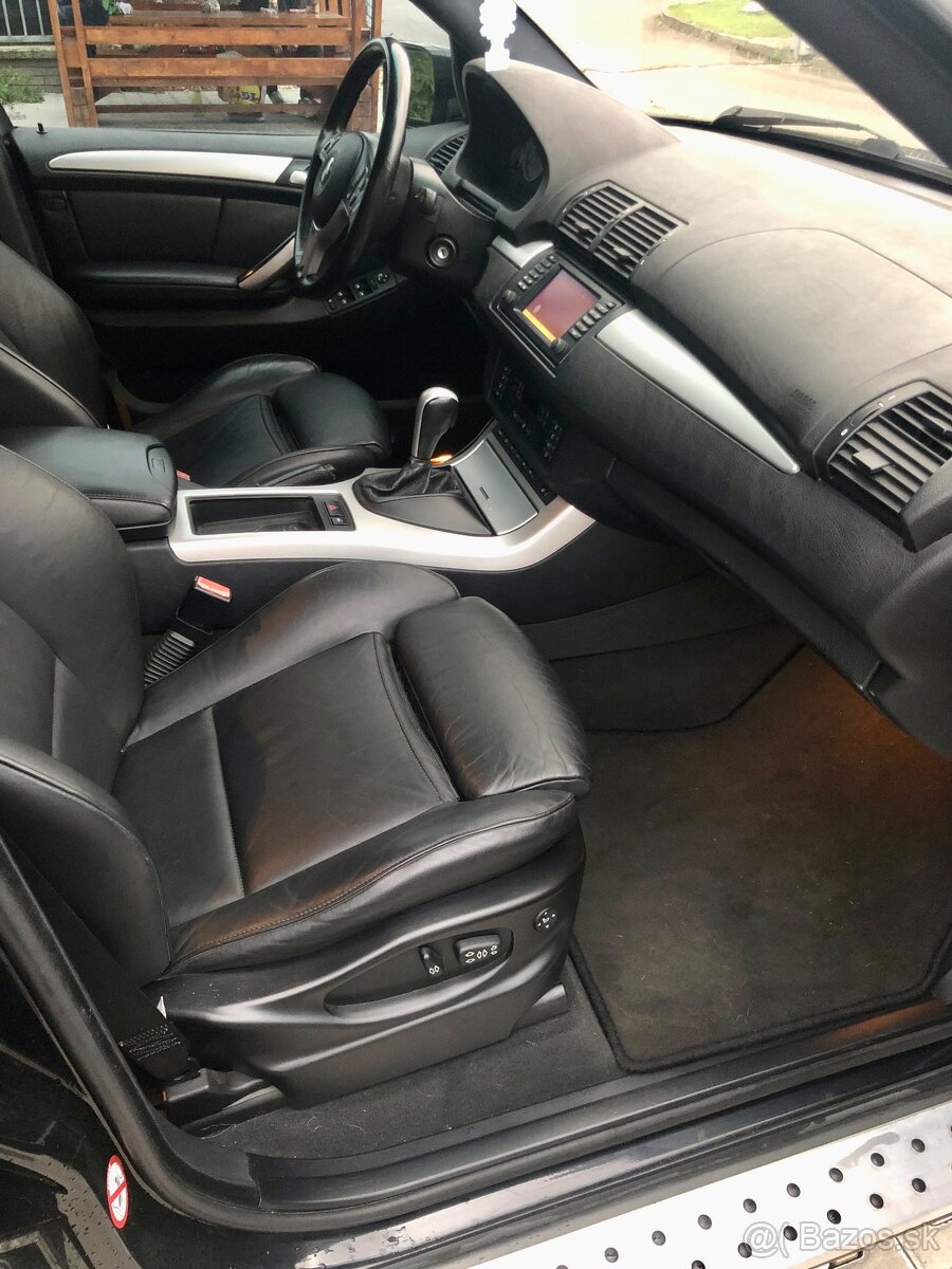 BMW X5 4.6 iS - 6