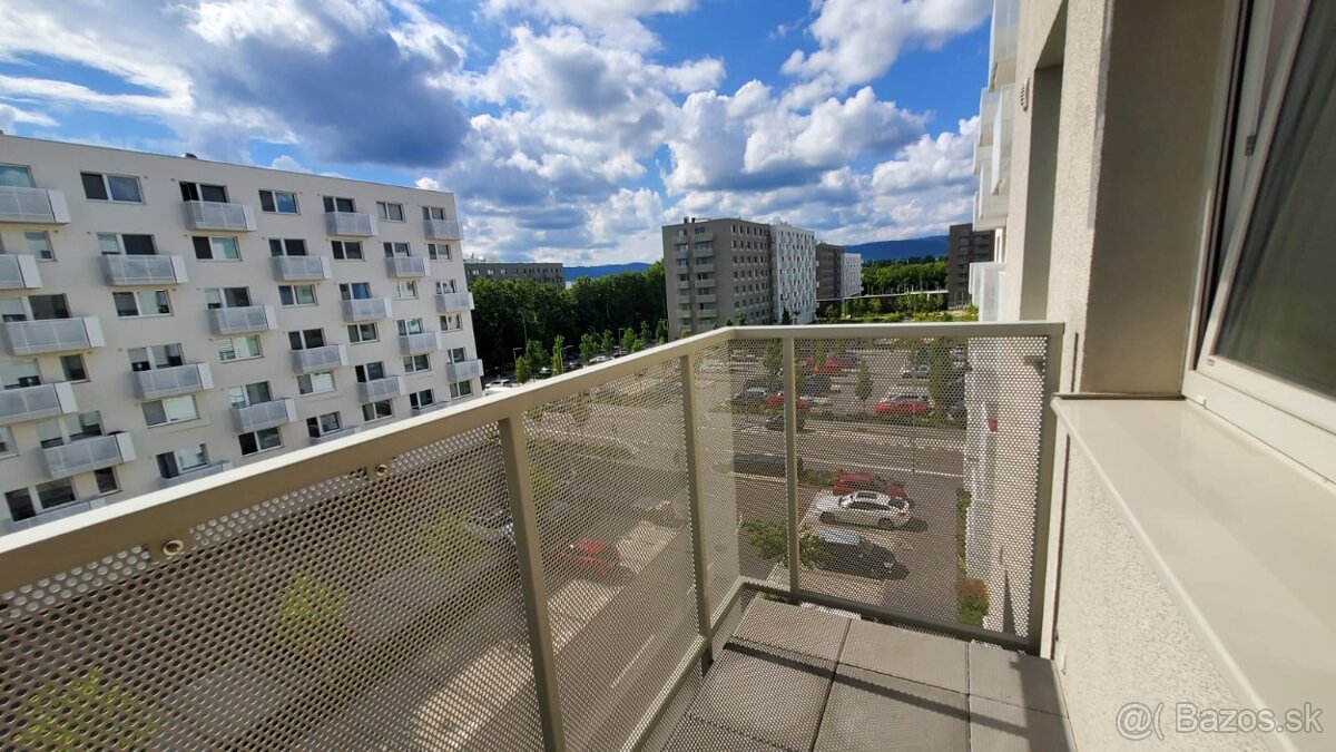 Prenajom 1 izbovy byt s balkonom v Ruzinove - 6