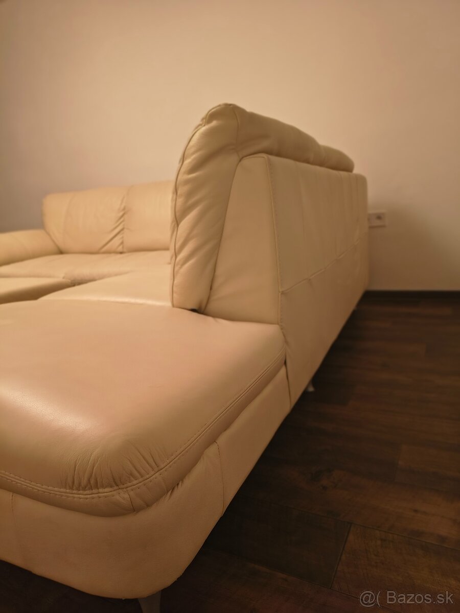 Kožený rozkladací gauč s taburetkou - 6