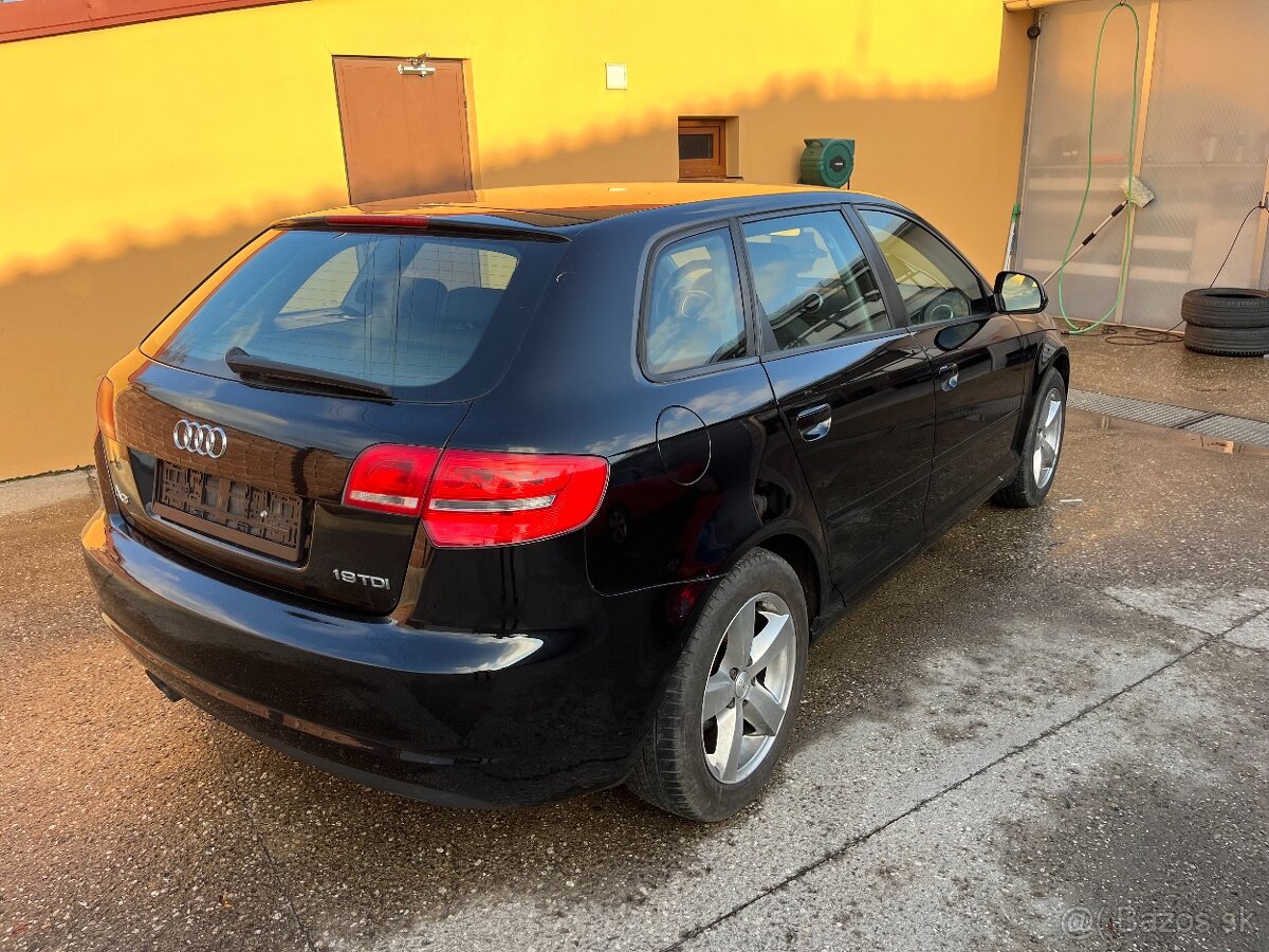 Audi A3 1,9 TDi Sportback - 6