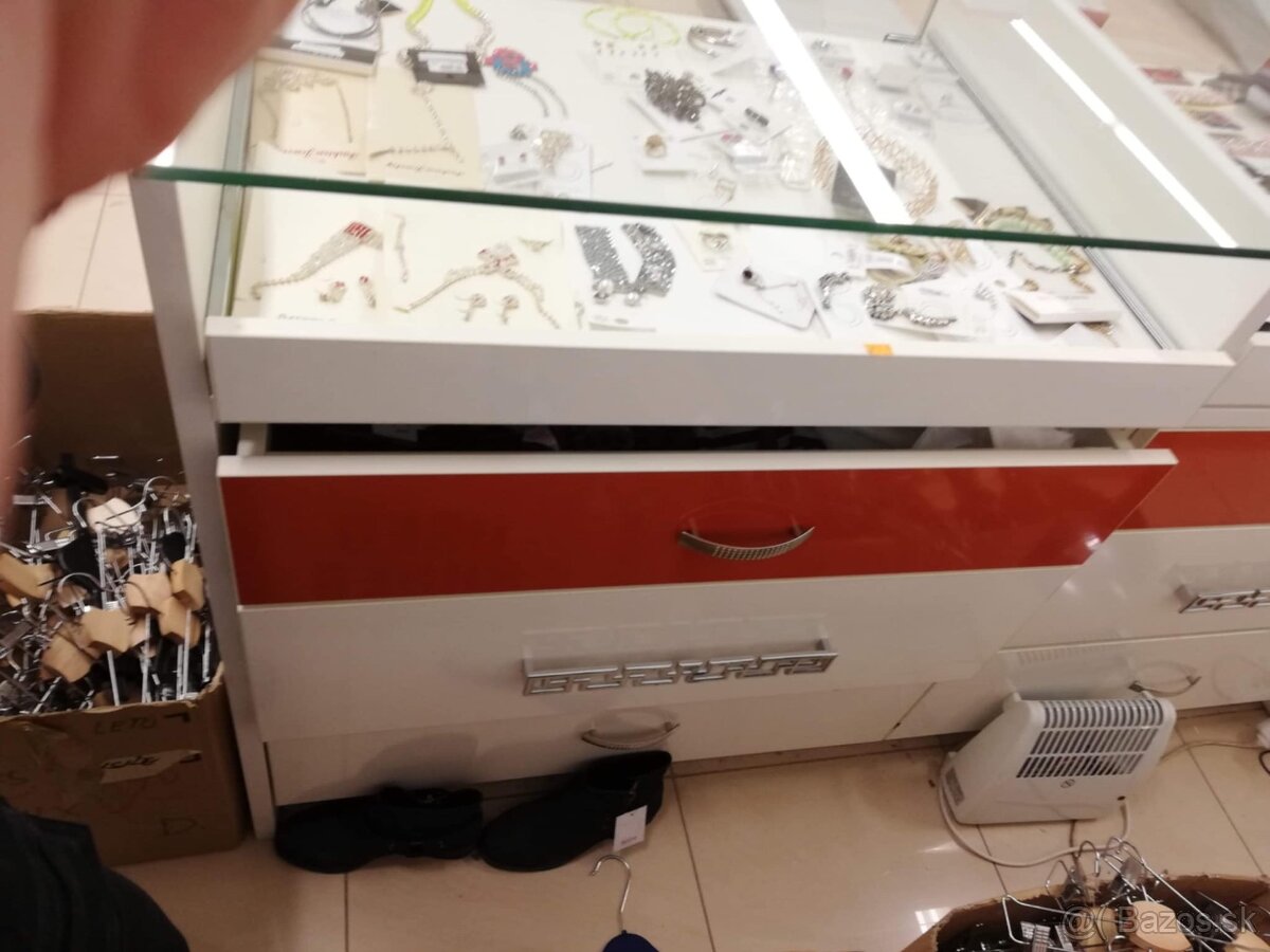 Predám nábytok do prevádzky - 6