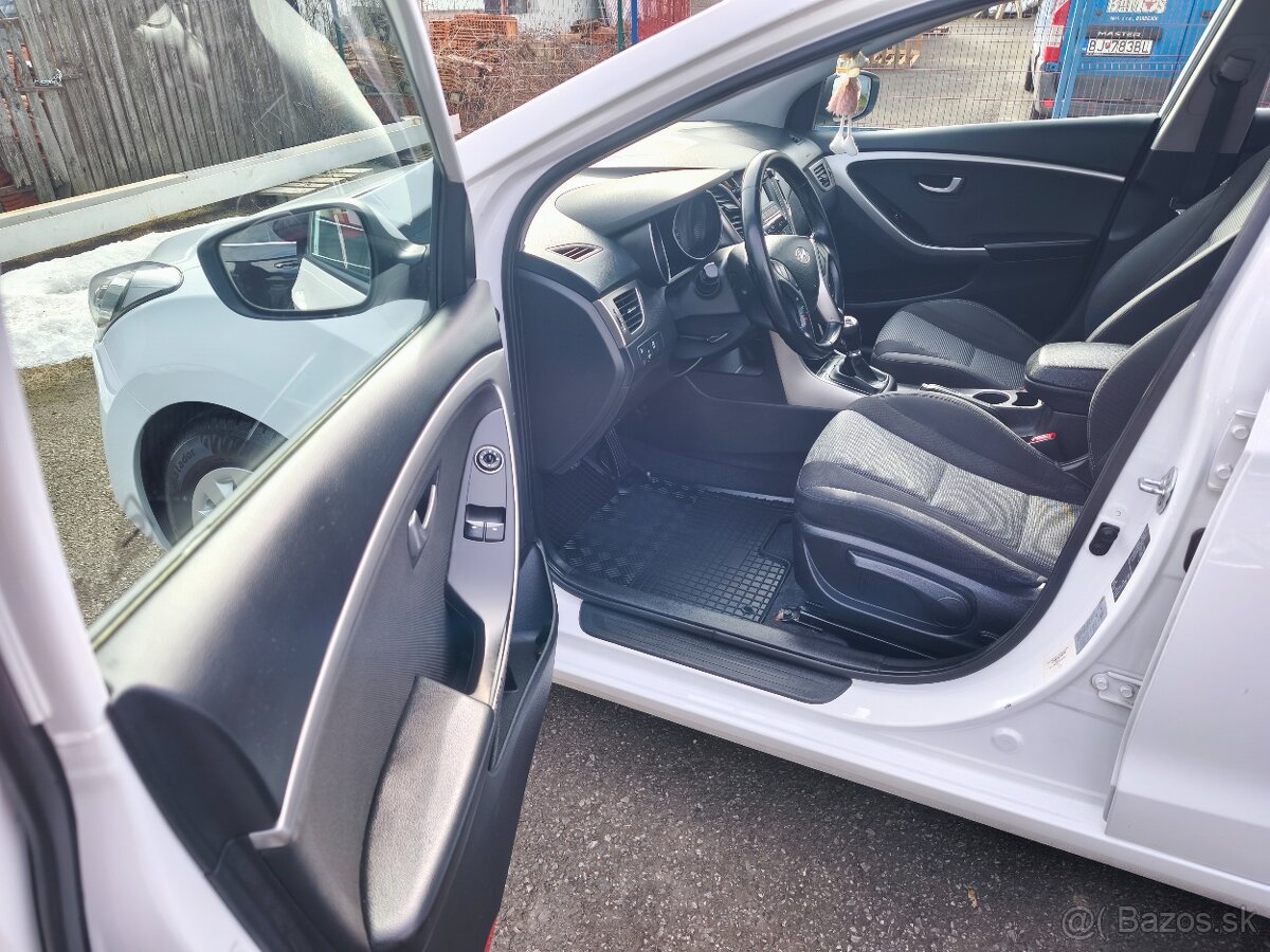 Hyundai i30 II facelift 1.6 CRDi Combi - 6