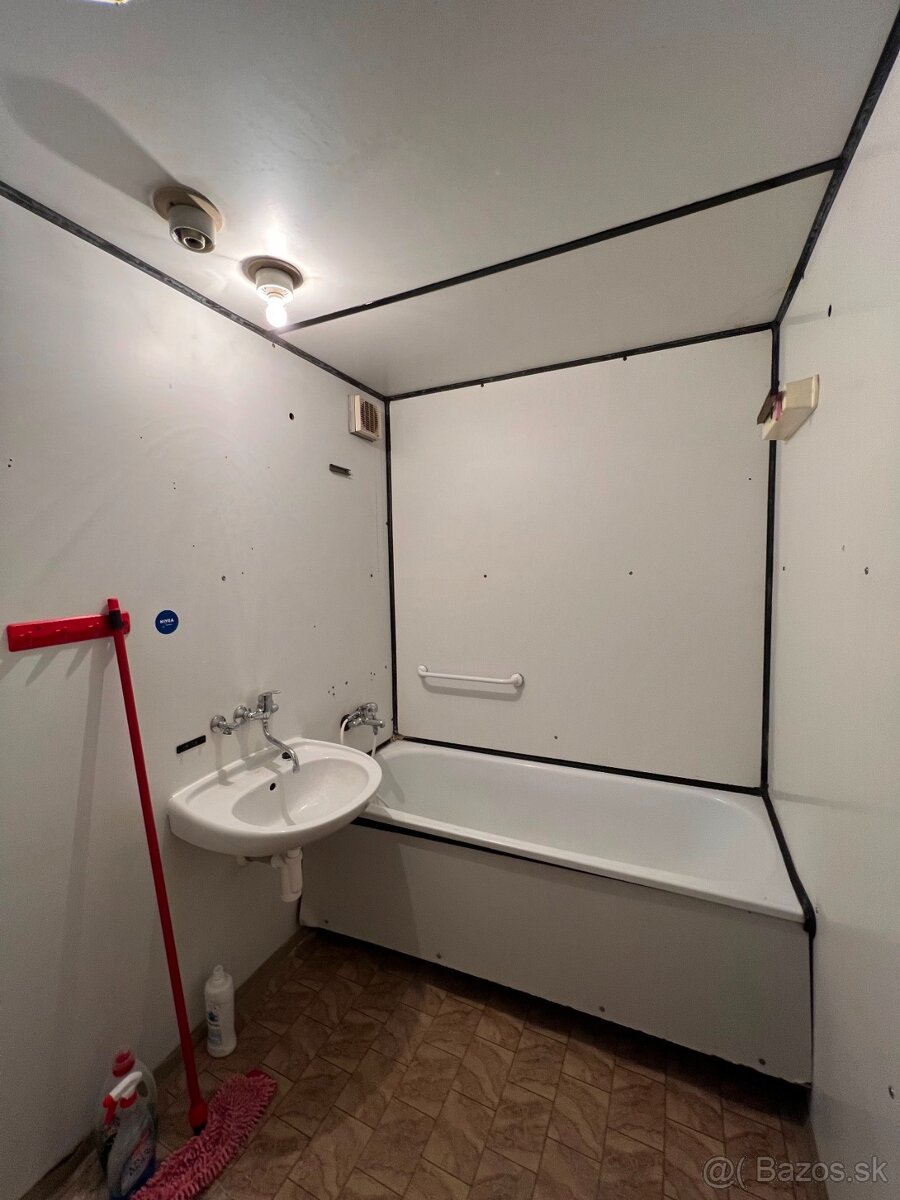 slnečný 3-izbový byt s loggiou s krásnym výhľadom 65m2 - 6