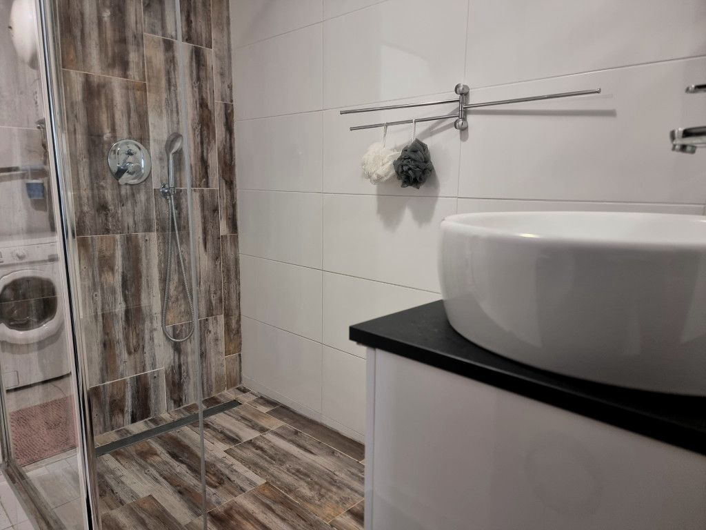 Exkluzívne na predaj RD s bazénom, garážou - 6