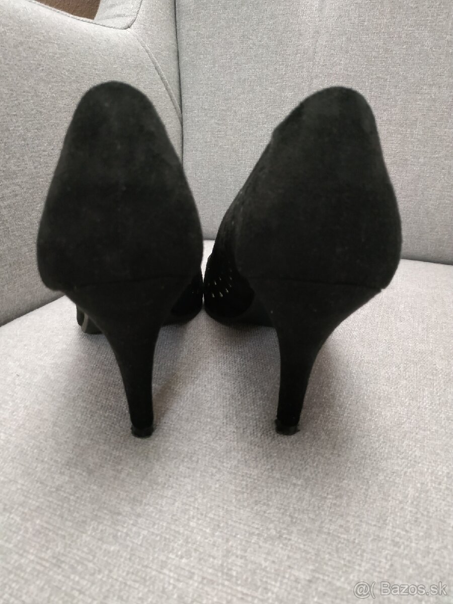 Čierne dámske semišové lodičky, č. 39, Zn. Graceland - 6