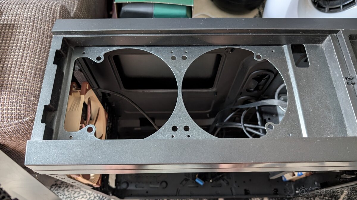 Počítačová skriňa Corsair 500R Carbide Series - 6