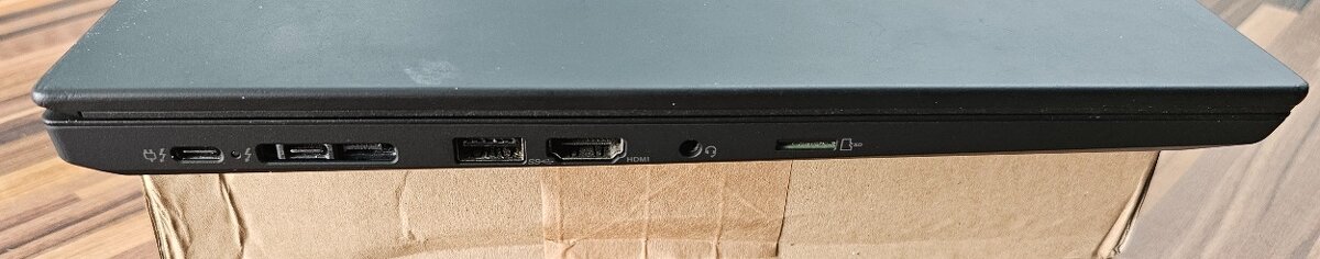 LENOVO ThinkPad P15 s Gen 2 - i7, 32GB, 1TB SSD, LTE - 6