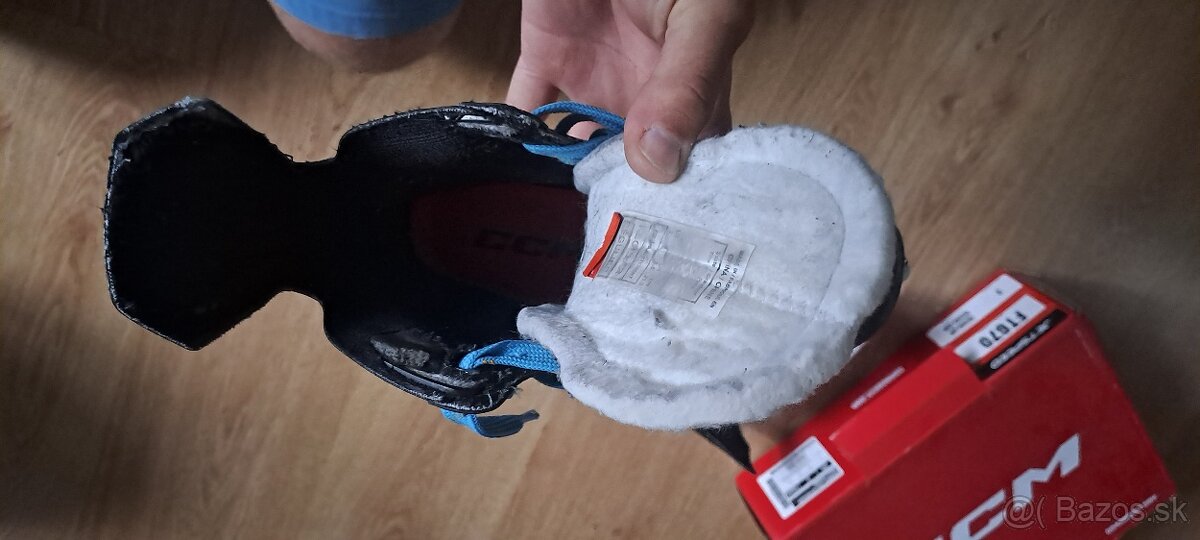 Predám korčule CCM FT670 - 6