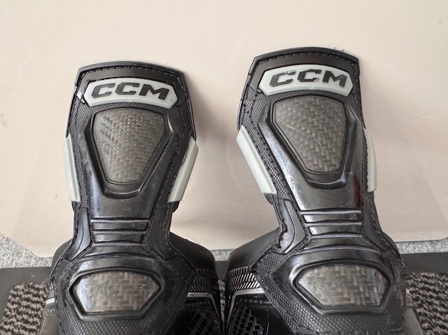 BRUSLE CCM AS-V TACKS vel. 42/7,5 wide - 6