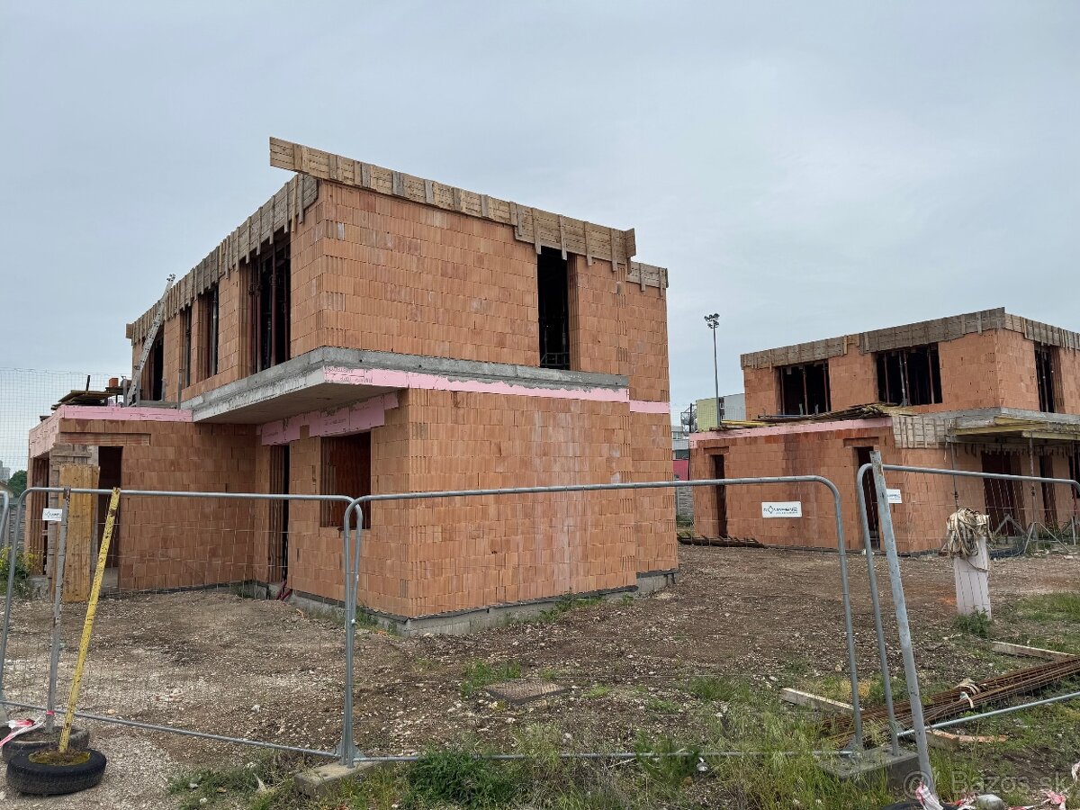 Predaj - Novostavby 5 - 6 rodinných domov v blízkosti centra - 6