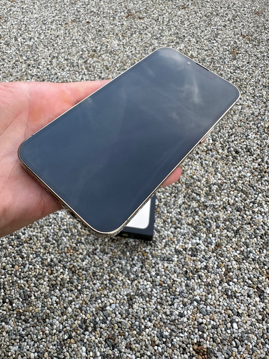 IPhone 13 Pro - baterie 100% - 6