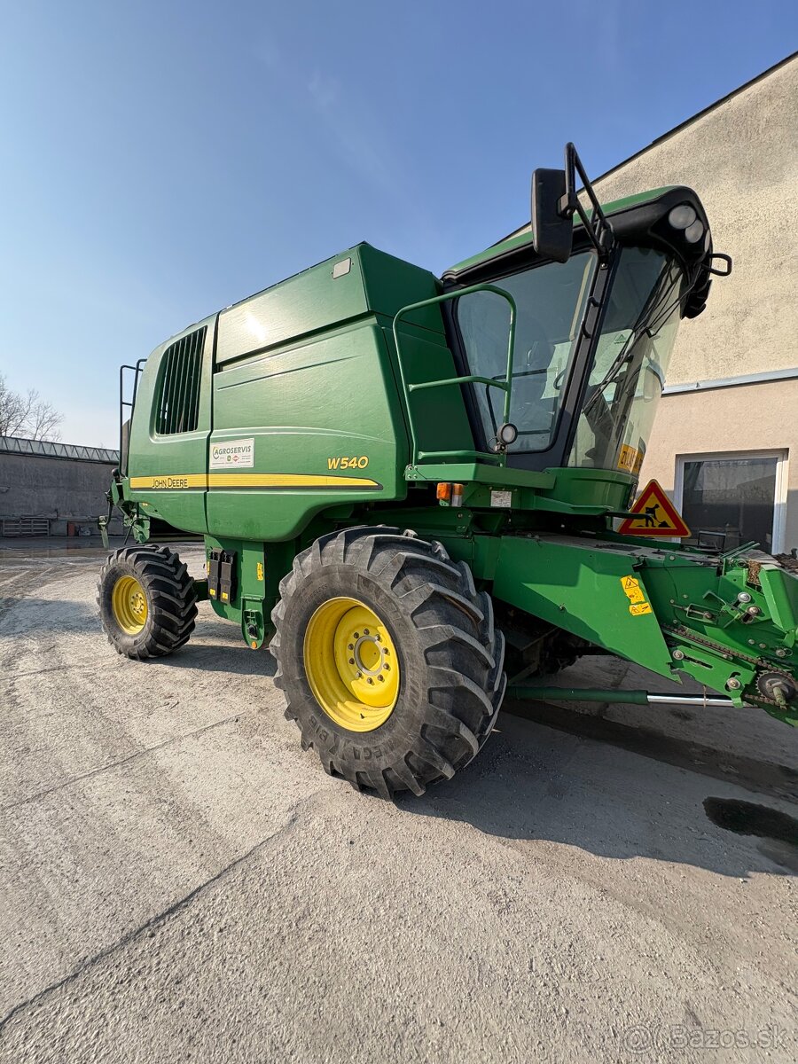 Predam kombajn John Deere W540 - 6