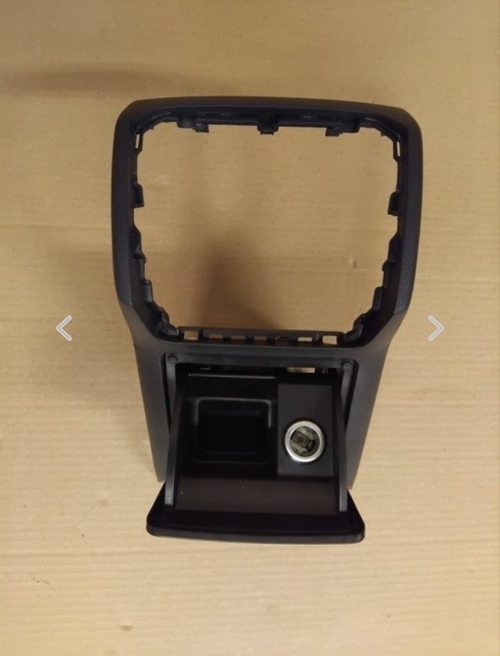 zadný displej, popolník Superb 3 - 6