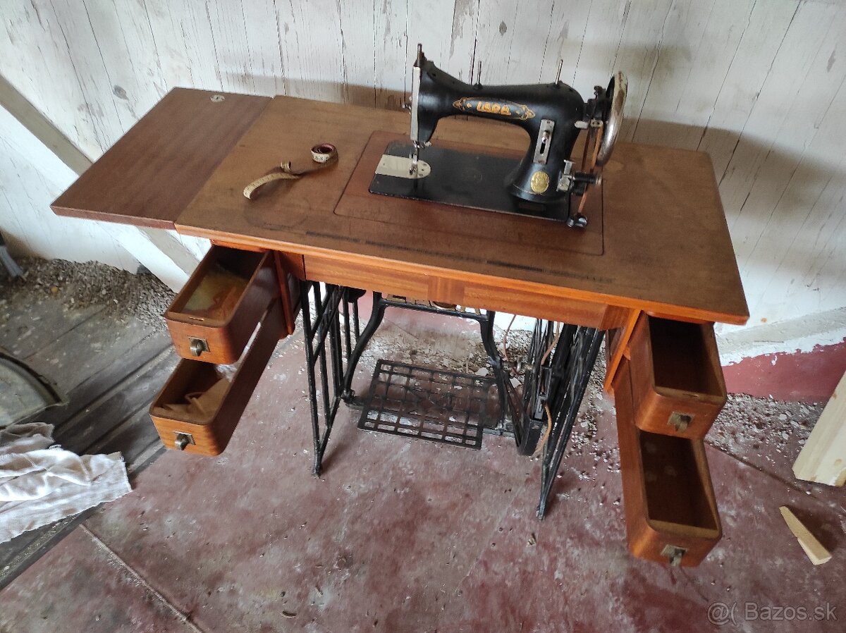 Šijací stroj Lada - 6