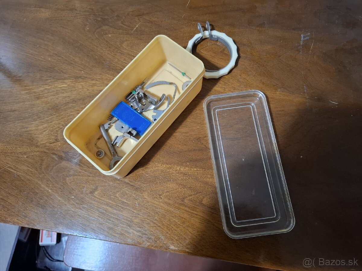 Predám šijací stroj Minerva - 6