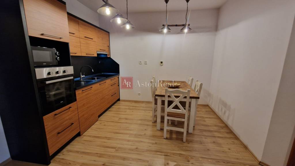 Rekreačný apartmán Vys.Tatry-Veľká Lomnica 57 m2-APARTMÁNY L - 6
