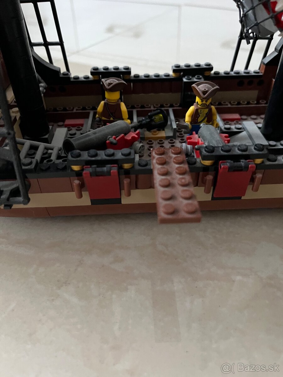 LEGO pirátska loď - 6