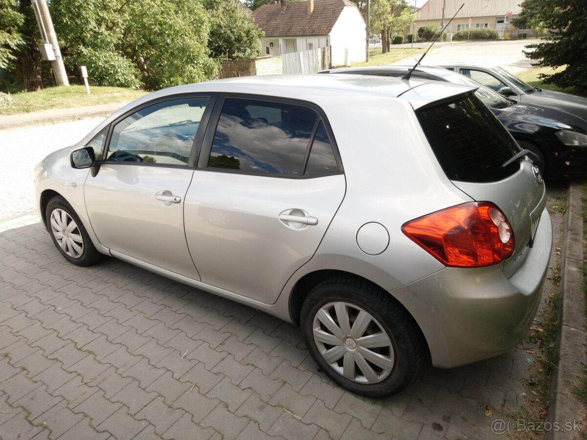 Toyota Auris 1,6 benzín - 6