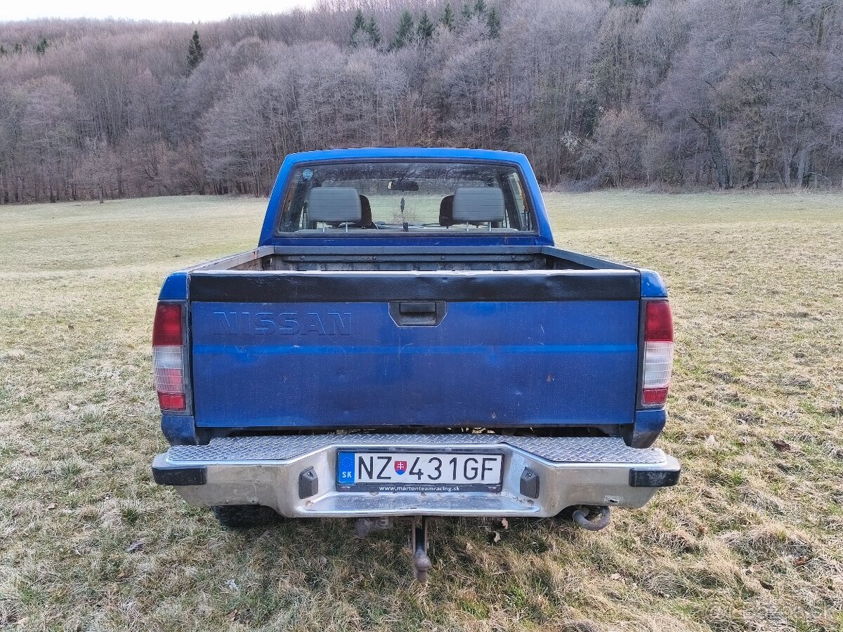 Nissan Navara D22 2.5 TD 4x4 - 6