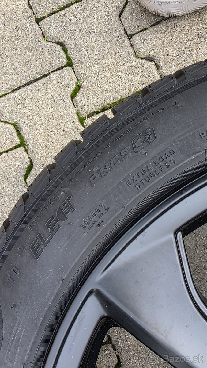 255/45R19 Tesla Y Juniper zimne nove - 6
