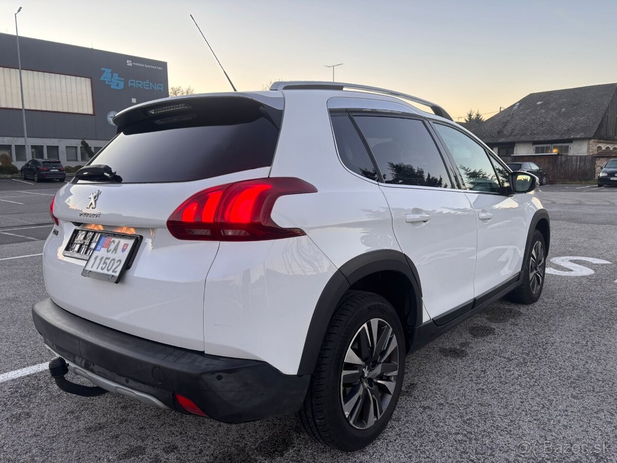 Peugeot 2008 1.2 PureTech 81kw Allure benzín 2017 automat - 6