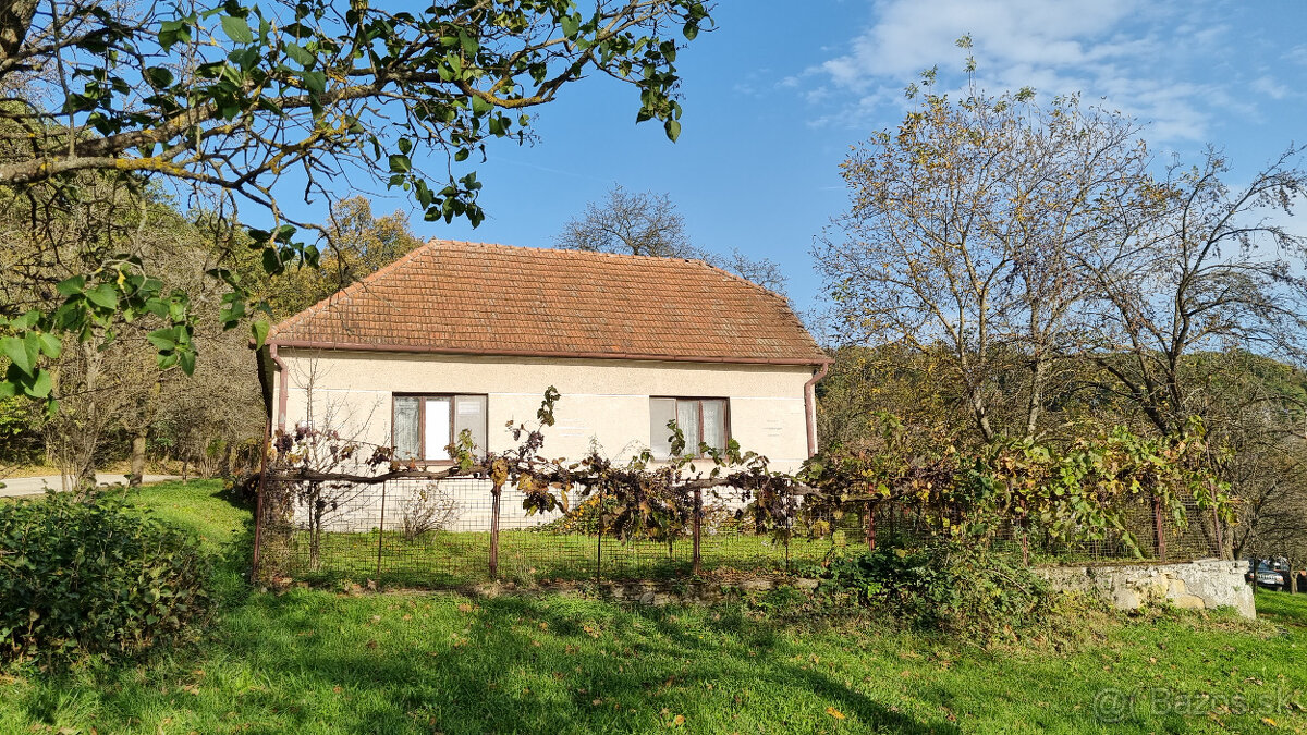 RODINNÝ DOM,STODOLA aPOZEMOK 4273m2 SENICKÉ KOPANICE PRIETRŽ - 6