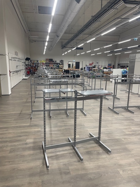 Regále, stojany, štendre - KOŠICE - 6