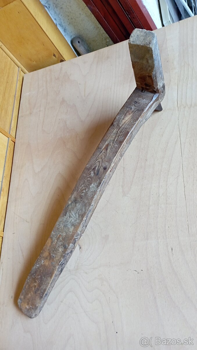 Starožitný naklepávač na kosu - 6