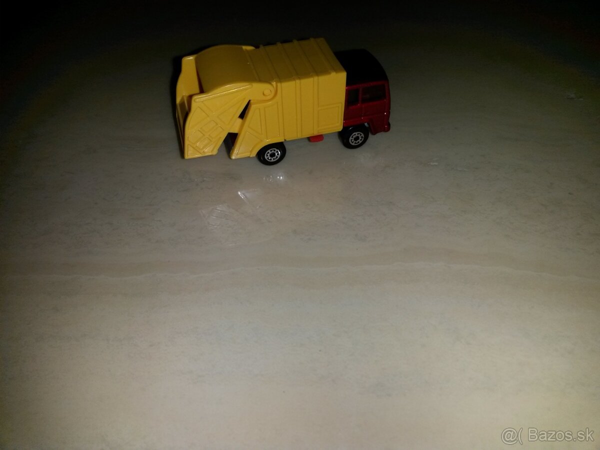Matchbox SF REFUSE TRUCK - 6