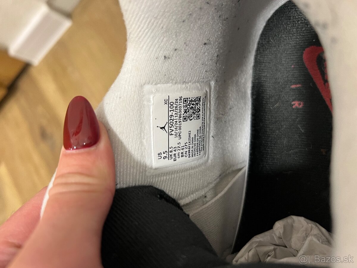 Nike Air Jordan 4 Retro - 6