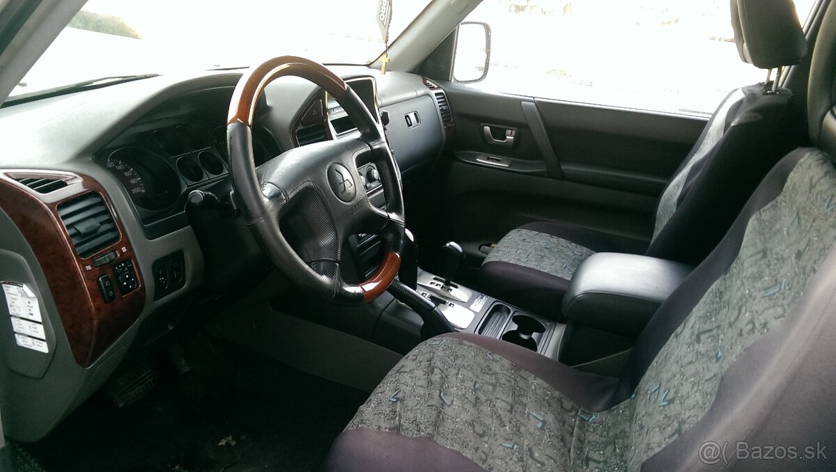 Mitsubishi Pajero 3.2-Pohon: 4×4, - 6