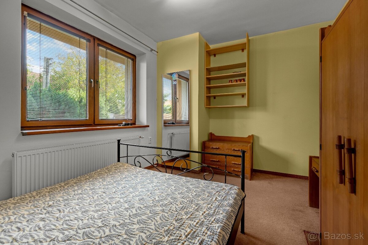 Na predaj rodinný dom Láb, veľký pozemok, tichá ulica - 6