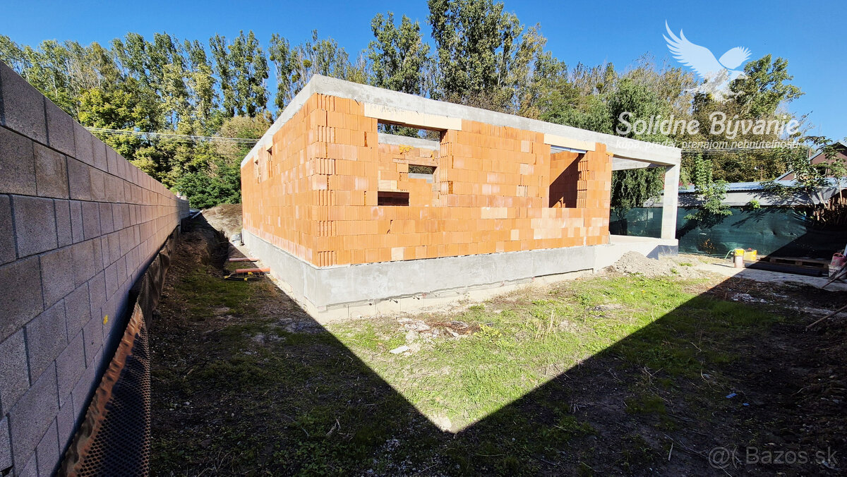 Rozostavaný 4-izbový rodinný dom v Tomášikove - 6