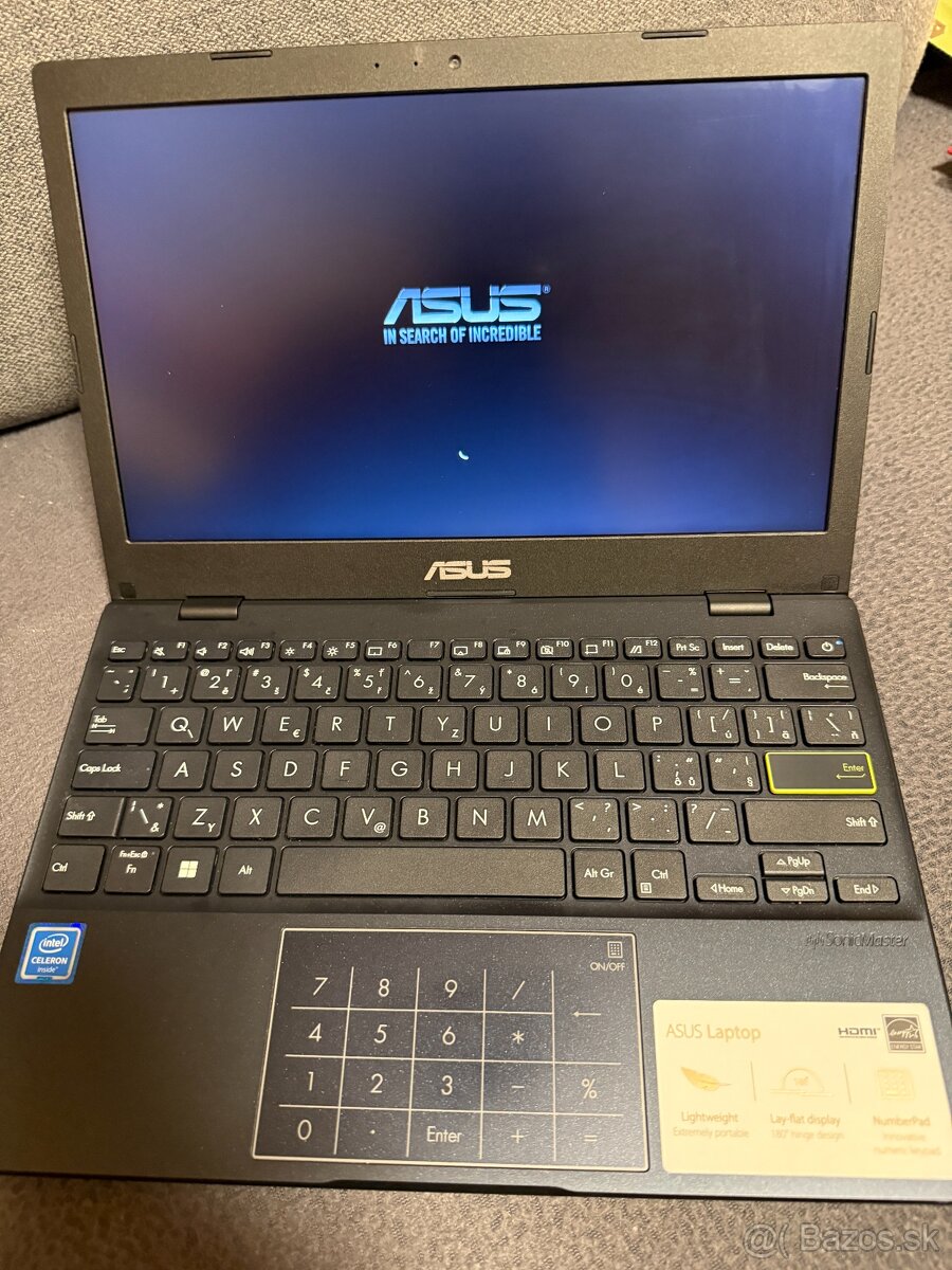 Predam notebook ASUS 210 M ,LCD: 11,,6 HD - 6