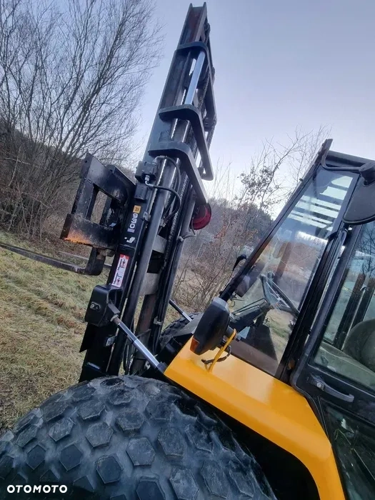 Terénny vysokozdvižný vozík JCB 930-4 4x4 AKO NOVÝ 2015 z N - 6