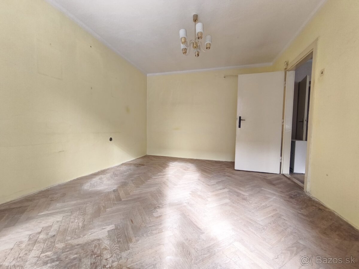 Predaj, tehlový 2izb.byt s balkónom v širšom centre Lučenca - 6