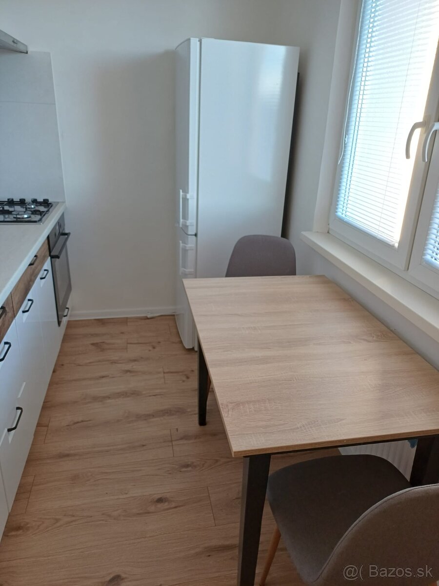 Prenájom 1 izbového bytu Poltár - 6