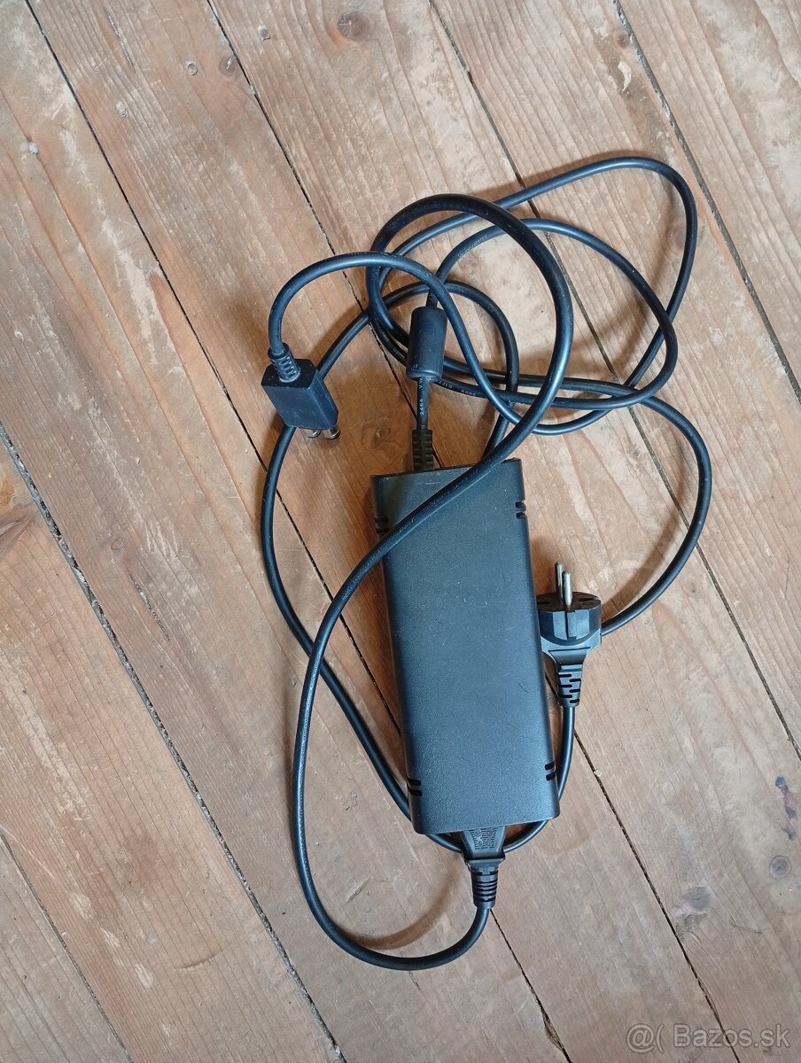 Predam xbox 360 S + hry + ovladače - 6