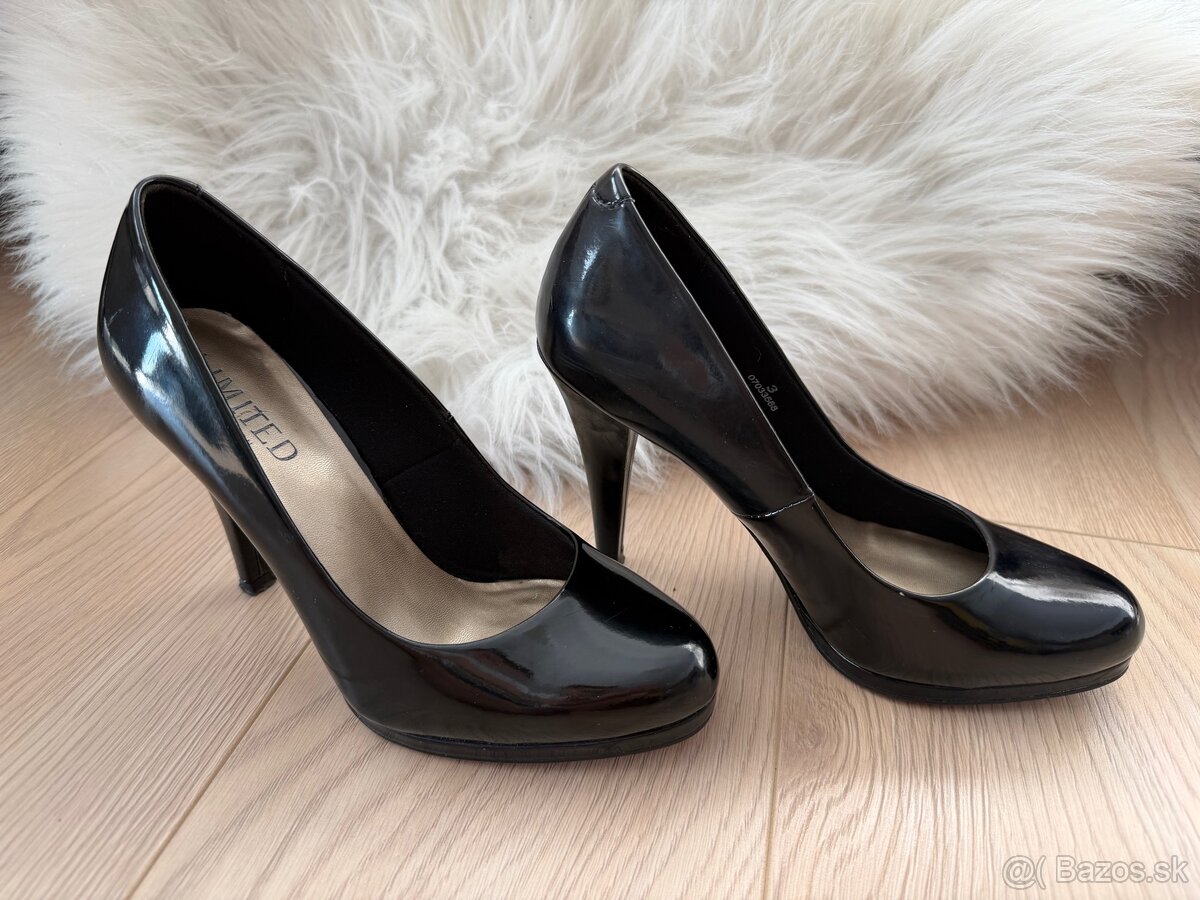 Čierne lesklé lodičky na vysokom opätku - 6