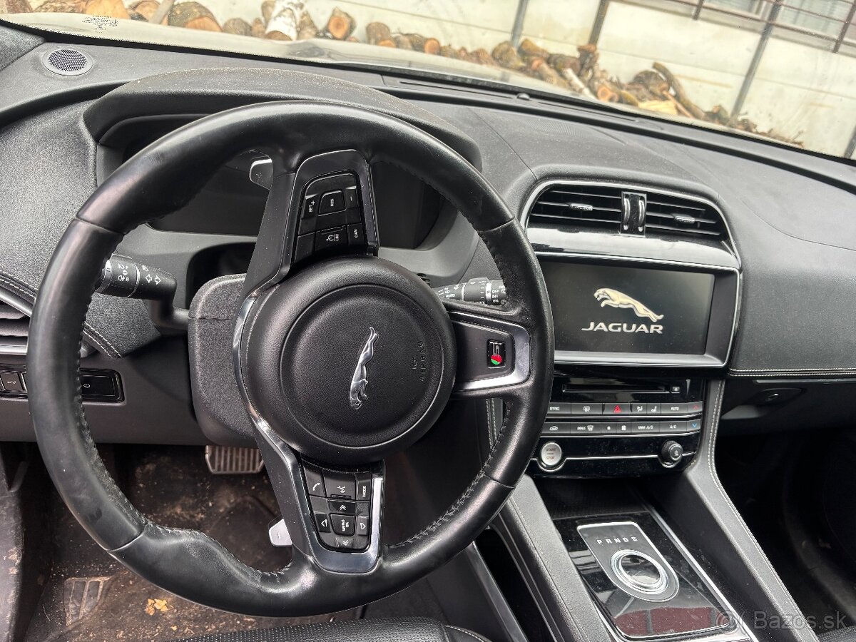 Jaguár F-Pace 3.0 TDV6 - 6